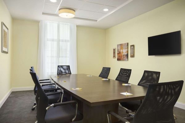 DAYS INN & SUITES BY WYNDHAM B (Belmont)